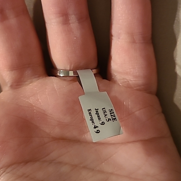 Cubic zirconia stainless steel ring - Picture 2 of 7